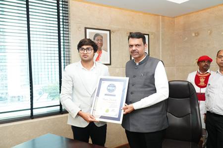 CM Devendra Fadnavis Felicitates Samudra Jetha Aryan Singh Dadiala At Mantralaya